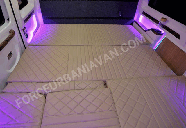 6 seater sleeping luxury caravan with toilet washroom kitchen sunroof hire